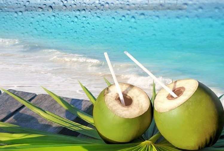 Beauty Tips: खूबसूरती को बढ़ाने में भी सहायक है नारियल पानी, इस प्रकार करें उपयोग