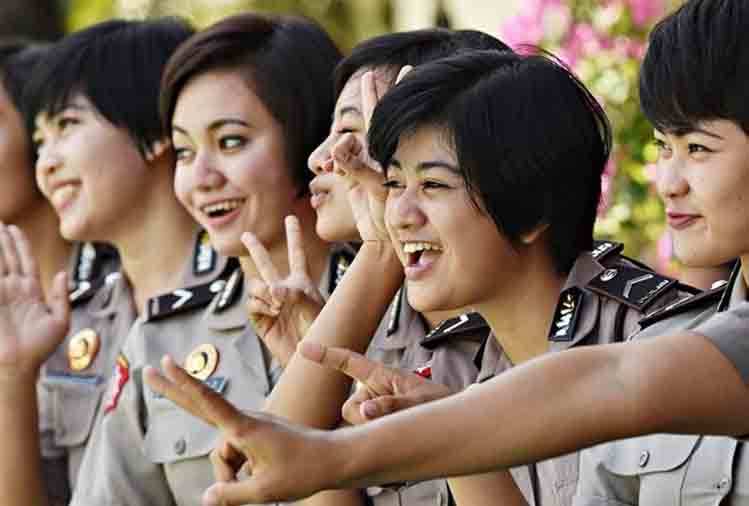 Ajab Gajab : इस देश में महिलाओं को पुलिस में भर्ती होने से पहले देना पड़ता है अपना वर्जिनिटी टेस्ट