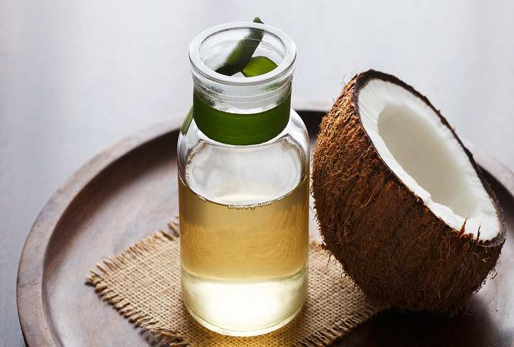 Health: त्वचा को नुकसान भी पहुंचाता है नारियल तेल, जानें