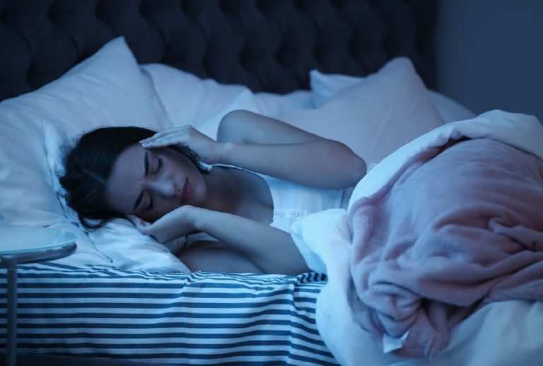 Coronasomnia: कोरोना महामारी ने दुनिया की 60 फीसदी आबादी की नींद उड़ा दी!