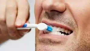 Health Tips- कही आप गलत टूथब्रश का इस्तेमाल तो नहीं कर रहे हैं, जानें दातों को क्या हो सकते हैं नुकसान