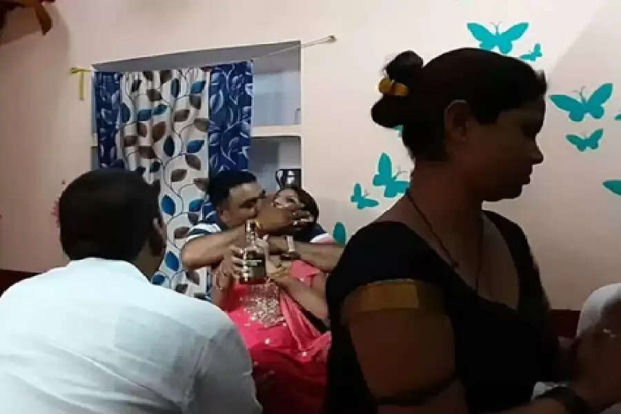 GG