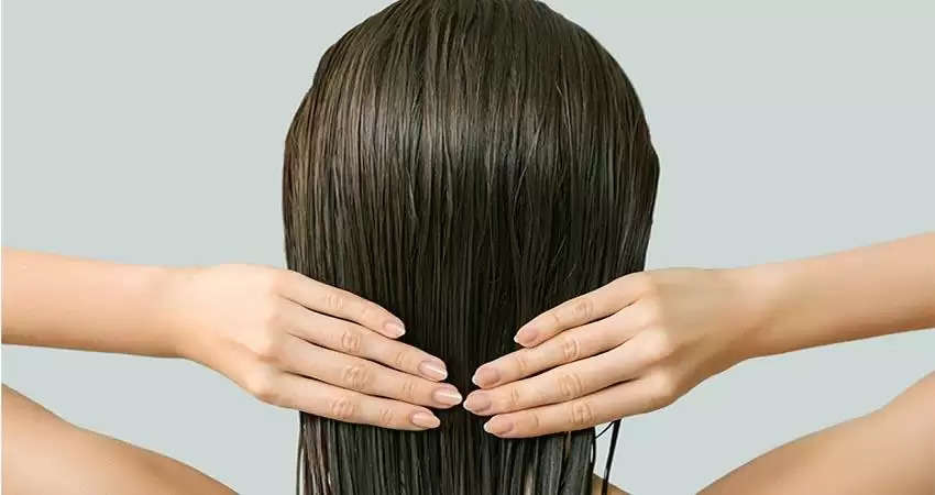  Hair Care Tips- आइए जानते हैं कि सर्दियों में बिना पानी के बालों को कैस साफ किया जाता हैं