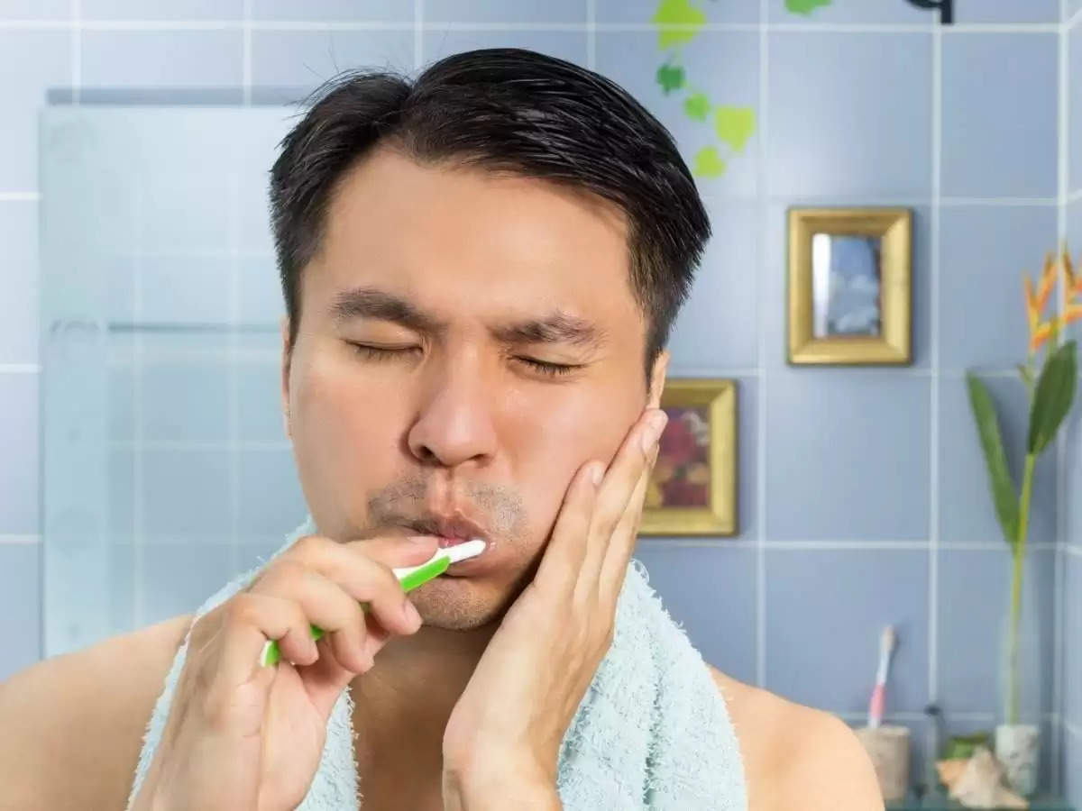 Health Tips- कही आप गलत टूथब्रश का इस्तेमाल तो नहीं कर रहे हैं, जानें दातों को क्या हो सकते हैं नुकसान