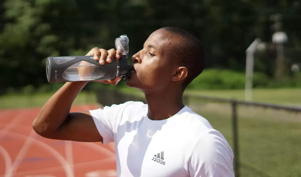 Health Tips- क्या आप कम पानी पीते हैं, तो हो जाएं सावधान
