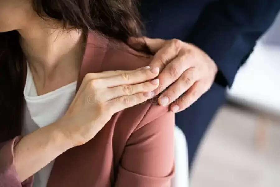EE
