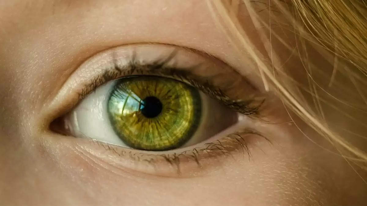 Eye Care Tips- इन गलतियों की वजह से हो सकती हैं आखें खराब, जाने इनके बारें में
