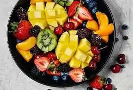 Health Tips- क्या आप बहुत ही ज्यादा फल खा रहें हैं, तो हो जाएं सावधान