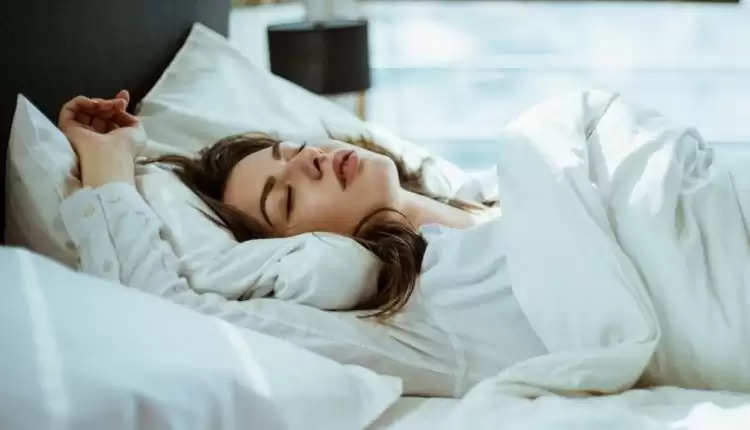 Health Tips- आइए जानते हैं कि नींद हमारे कितनी आवश्यक हैं और इसमें विकार क्यों होते हैं