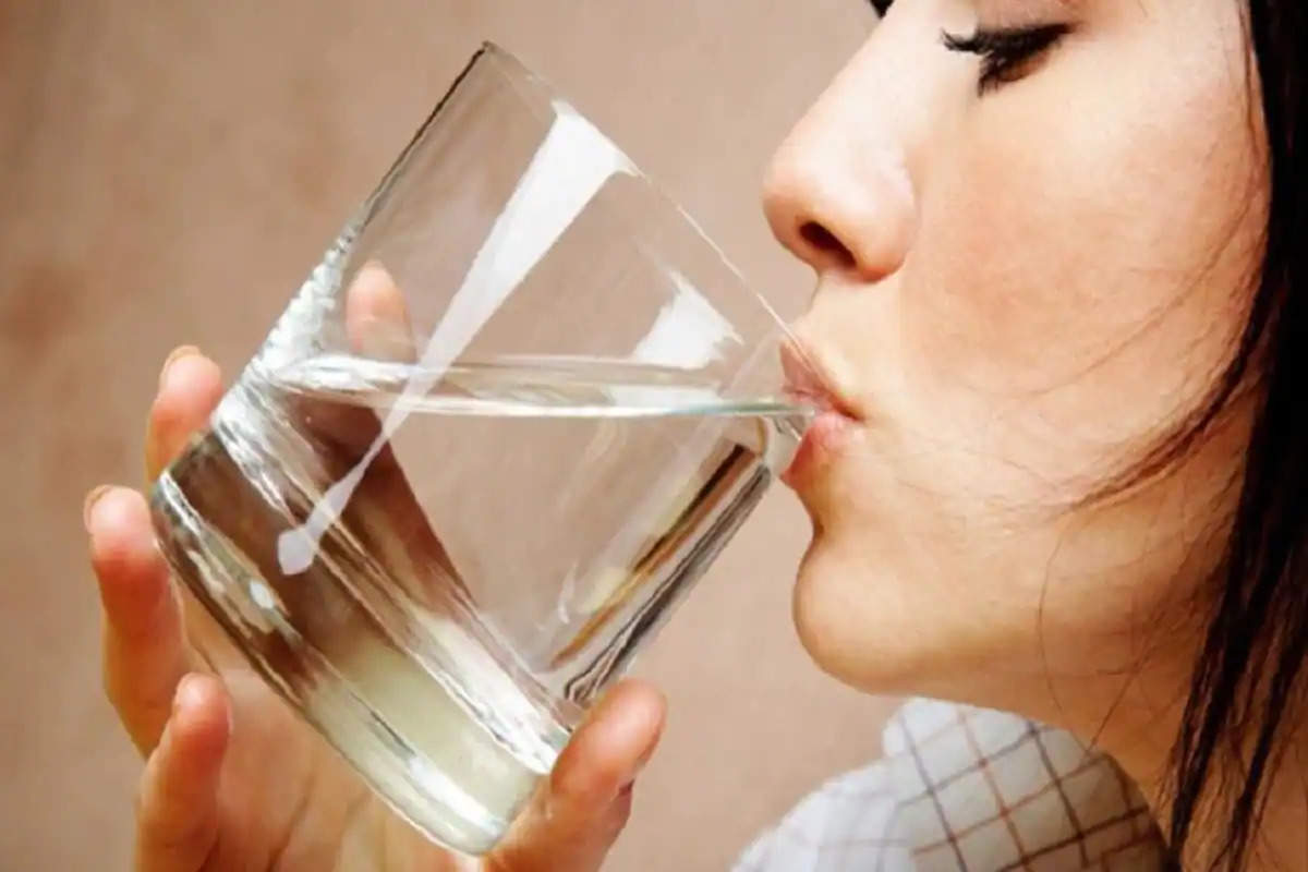 Health Tips- इस तरह गर्म पानी पीते हैं तो हो जाएं सावधान, हो सकती हैं गभीर बीमारी